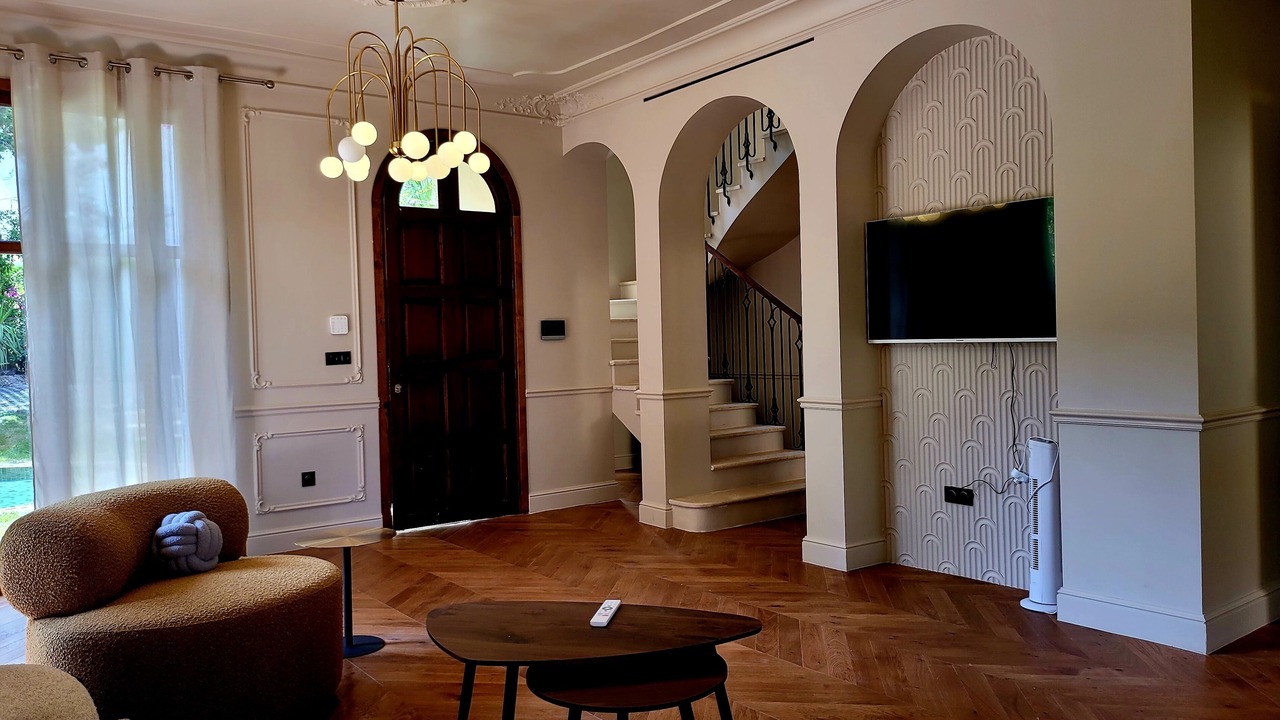 Photo of Others in Carnot