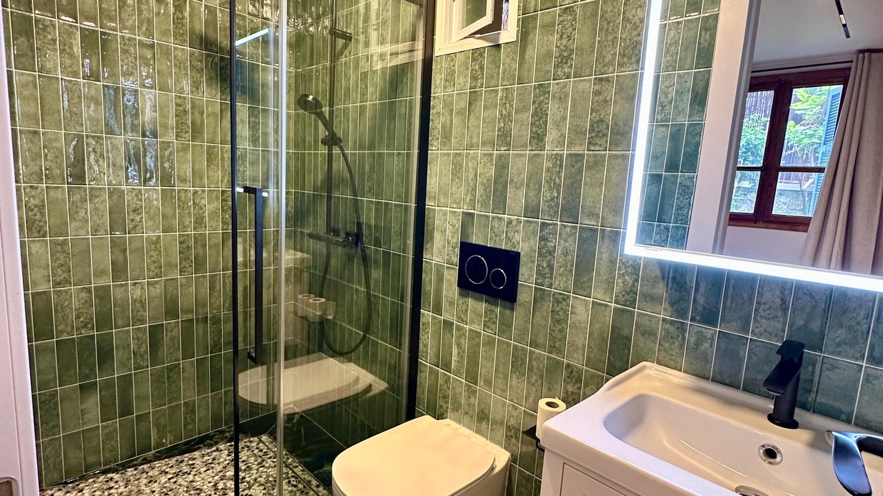 Photo of Bathroom in Carnot