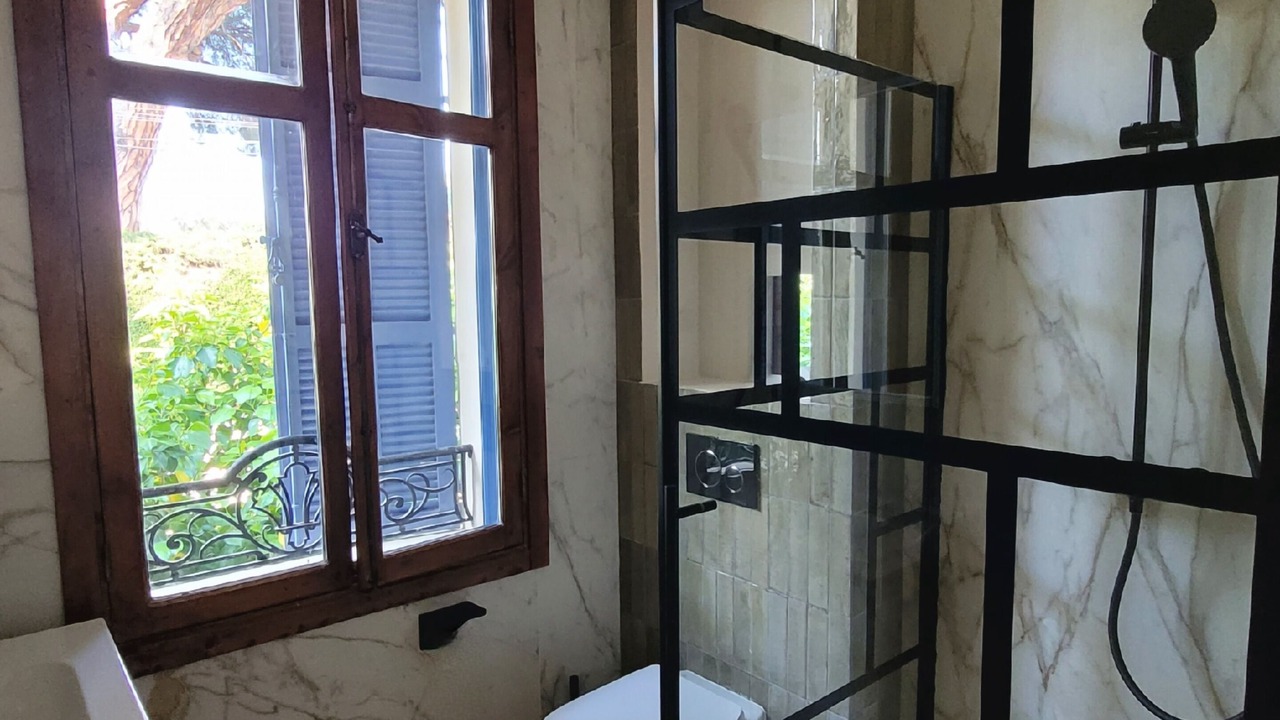 Photo of Bathroom in Carnot