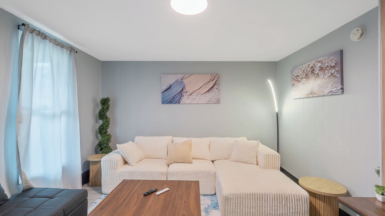 Photo of Livingroom in Westside