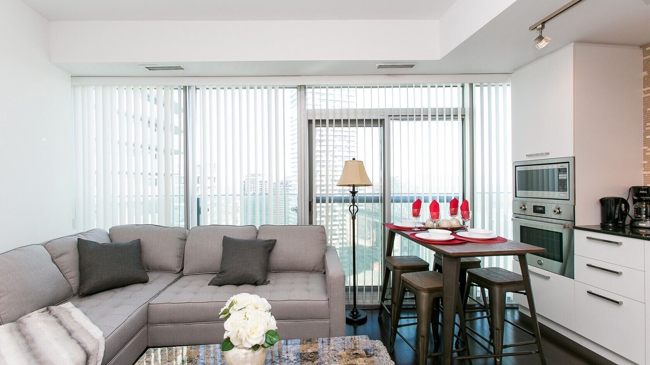 Photo of Livingroom in Toronto Entertainment District