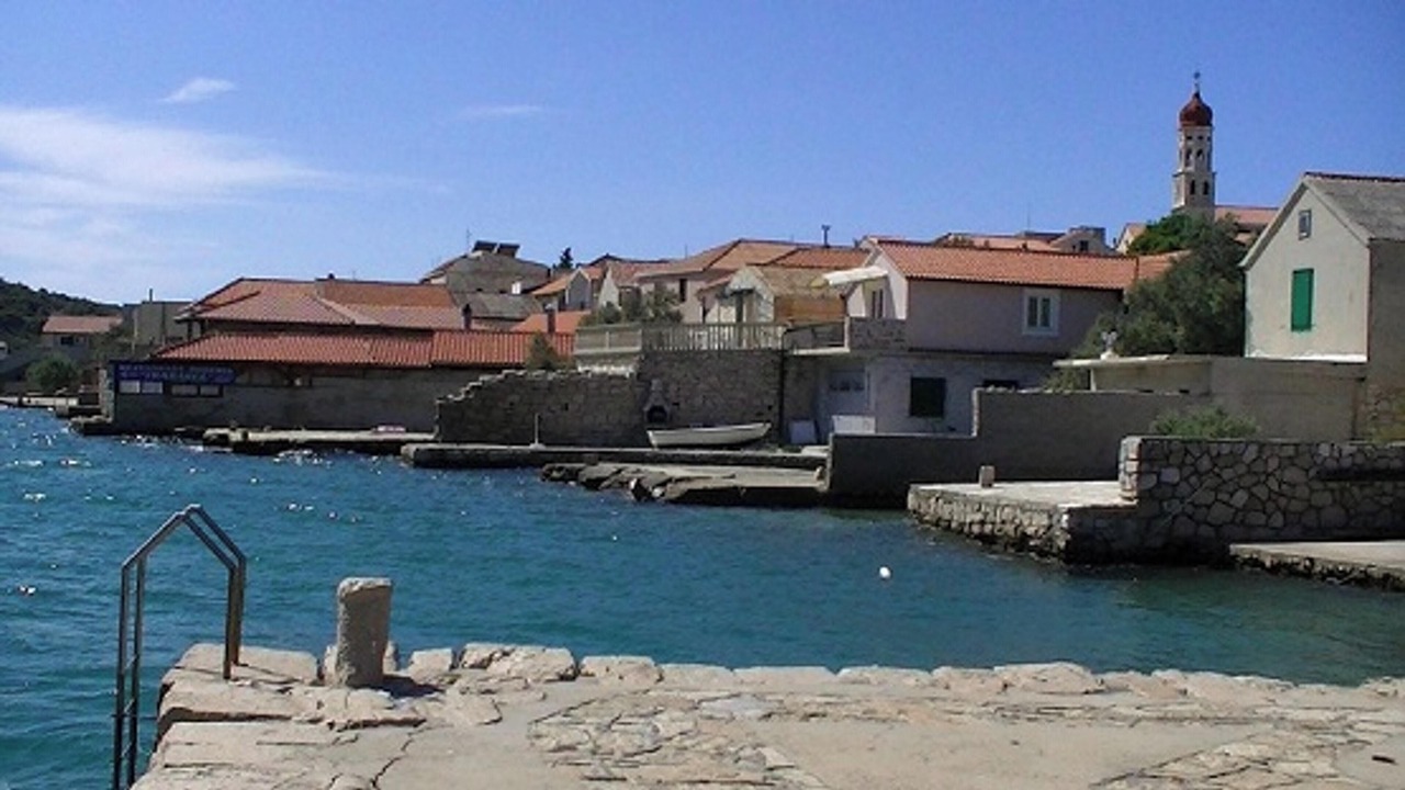 Photo of Others in Betina