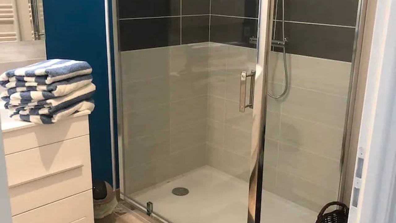 Photo of Bathroom in Clermont-Creans