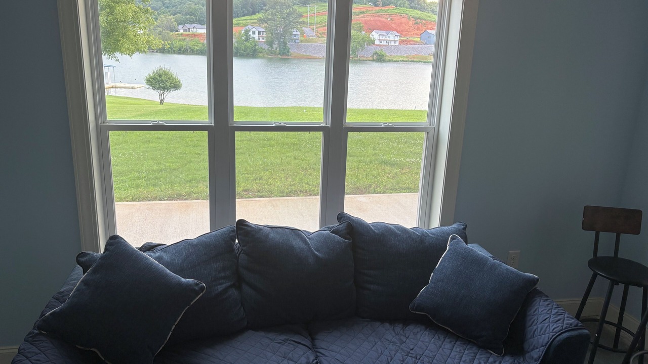 Photo of Livingroom in Jefferson City