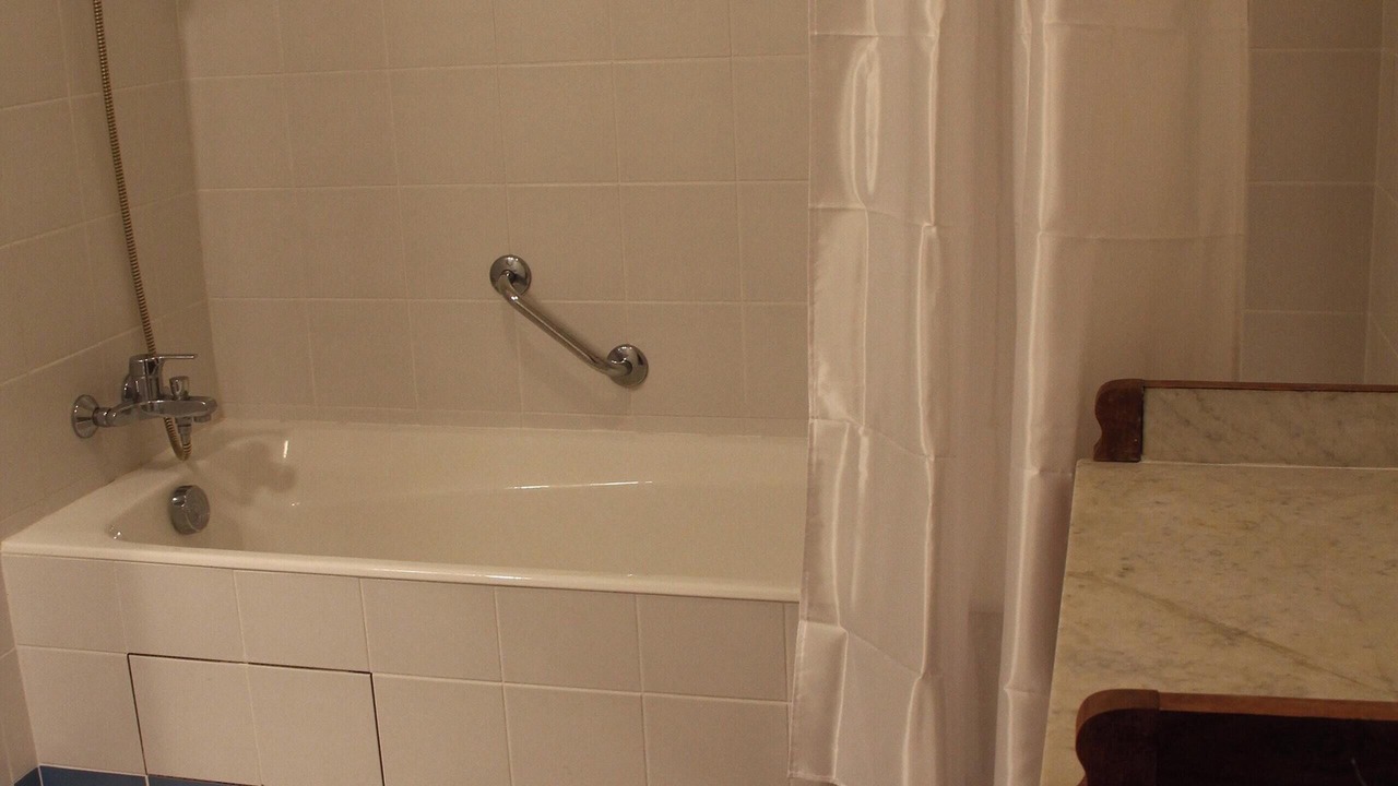 Photo of Bathroom in Espalion