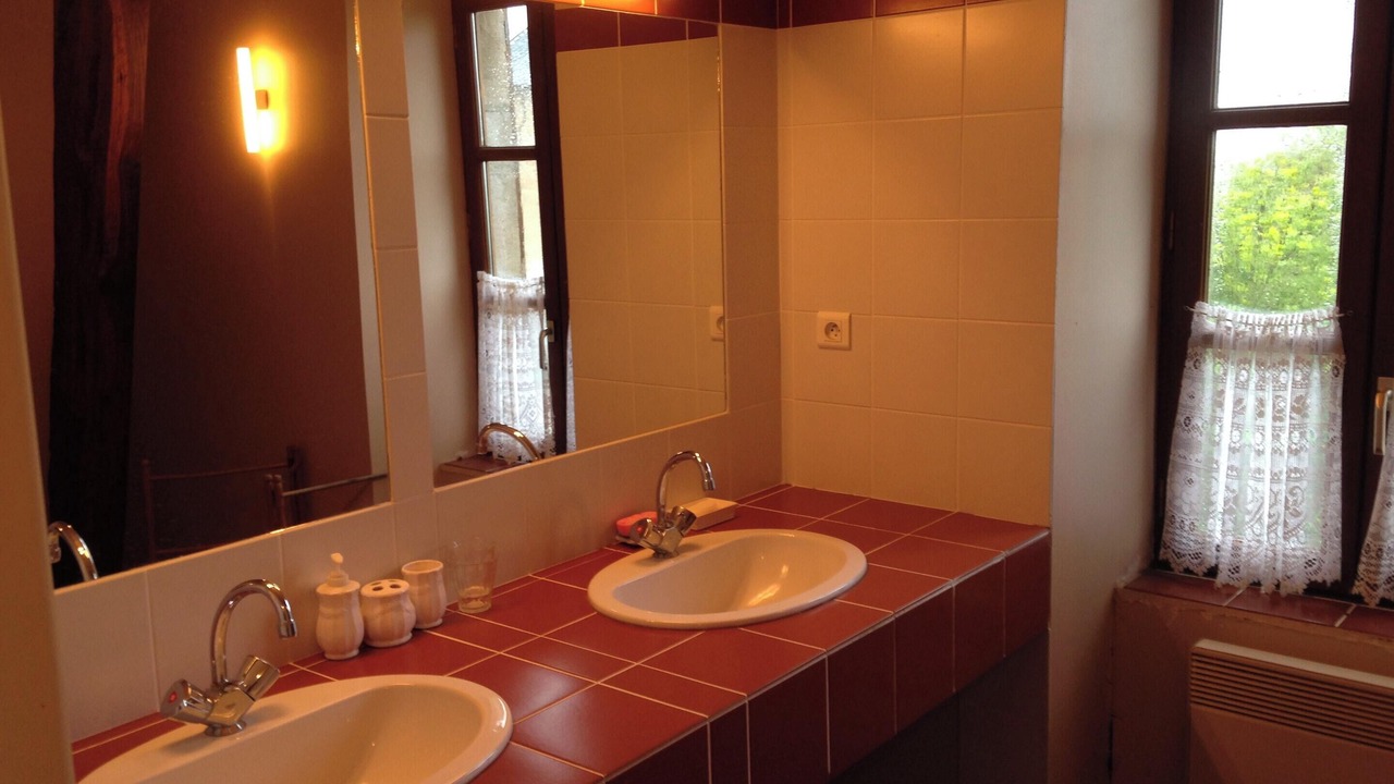 Photo of Bathroom in Espalion