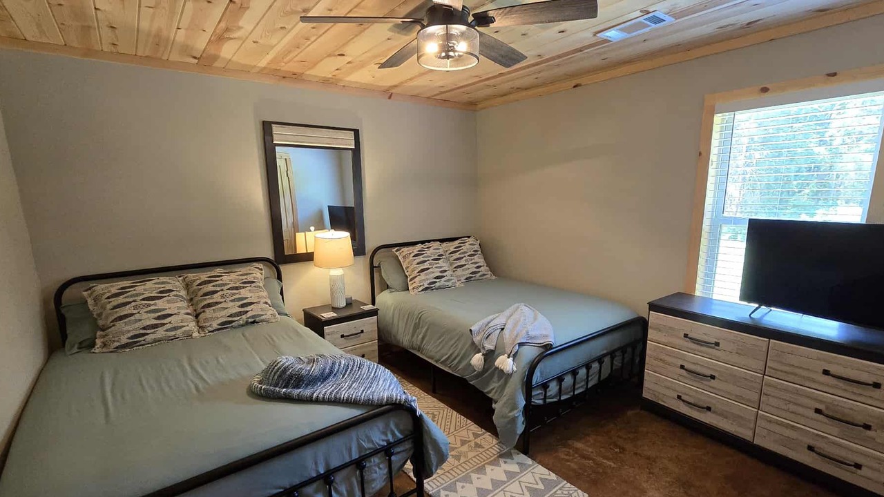 Photo of Bedroom in Higden