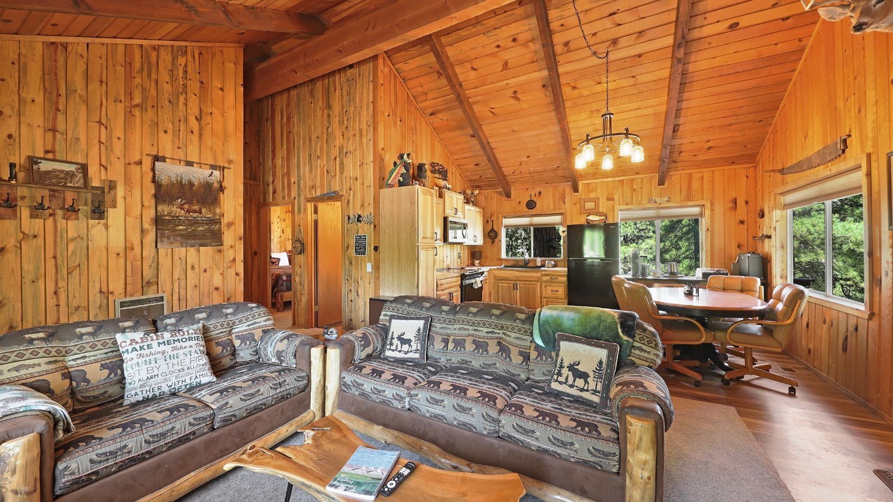 Photo of Bedroom in Mammoth Creek