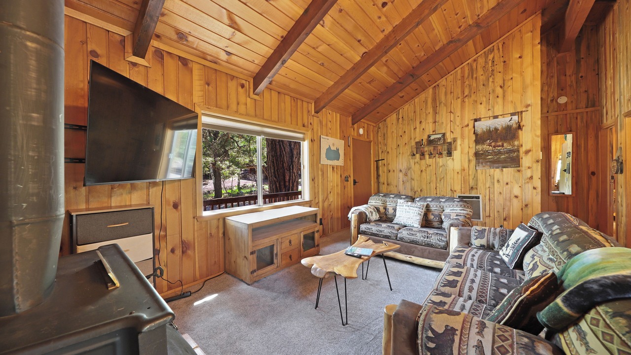 Photo of Bedroom in Mammoth Creek