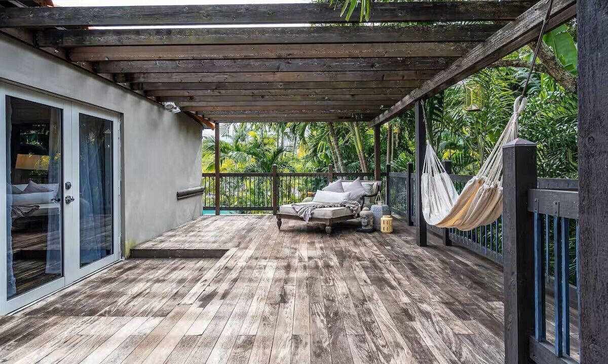 Photo of Patio Balcony in Northeast Miami