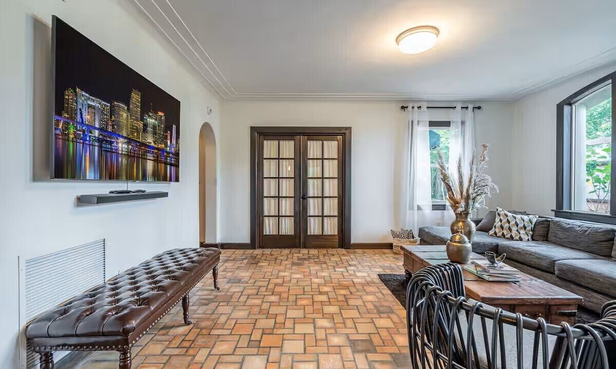 Photo of Livingroom in Northeast Miami