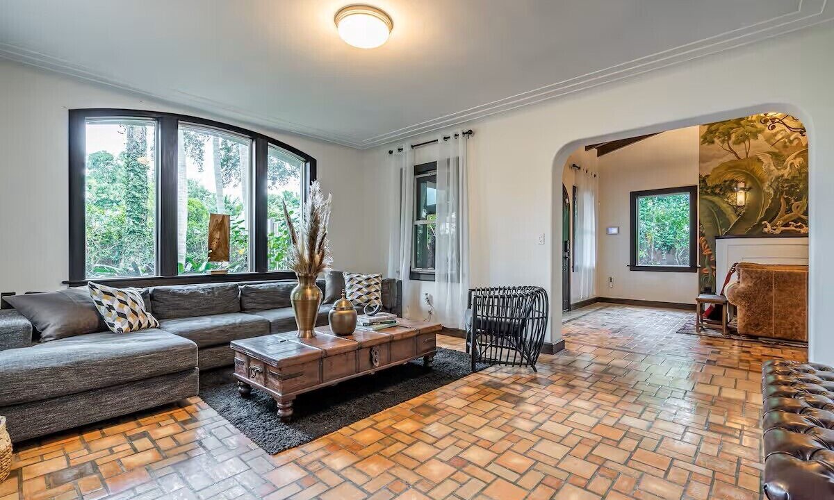 Photo of Livingroom in Northeast Miami