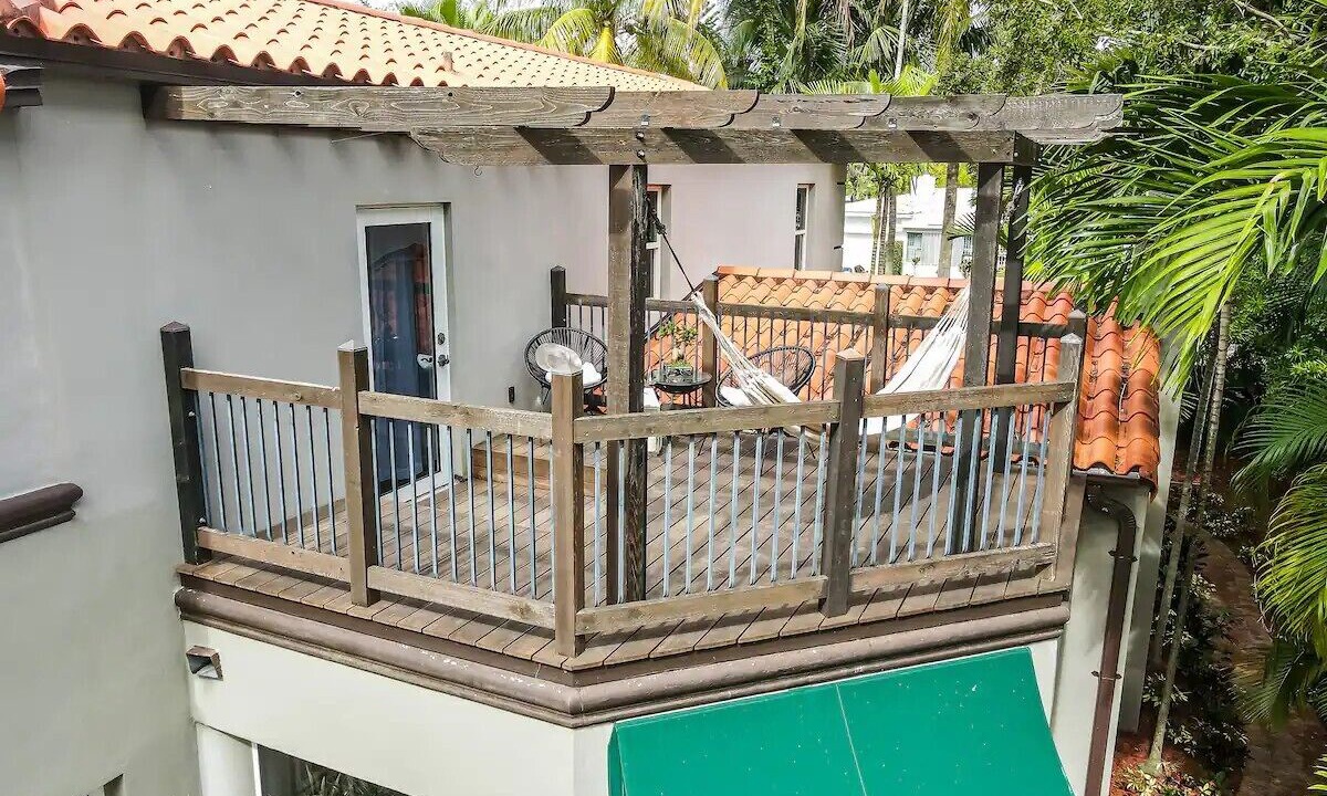 Photo of Patio Balcony in Northeast Miami