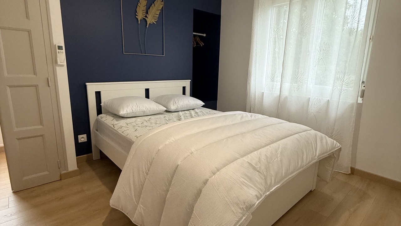 Photo of Bedroom in Saint-Laurent-dAndenay