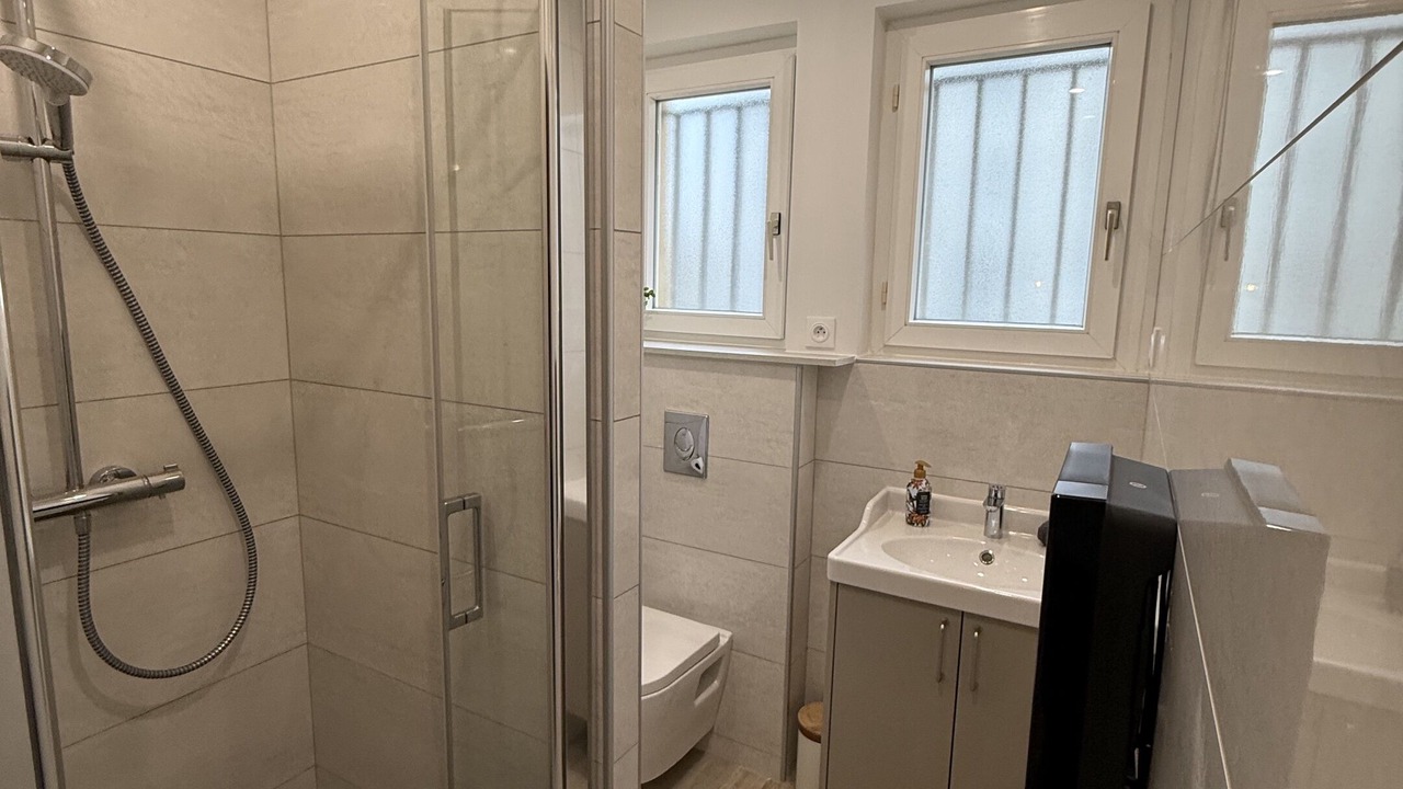 Photo of Bathroom in Saint-Laurent-dAndenay