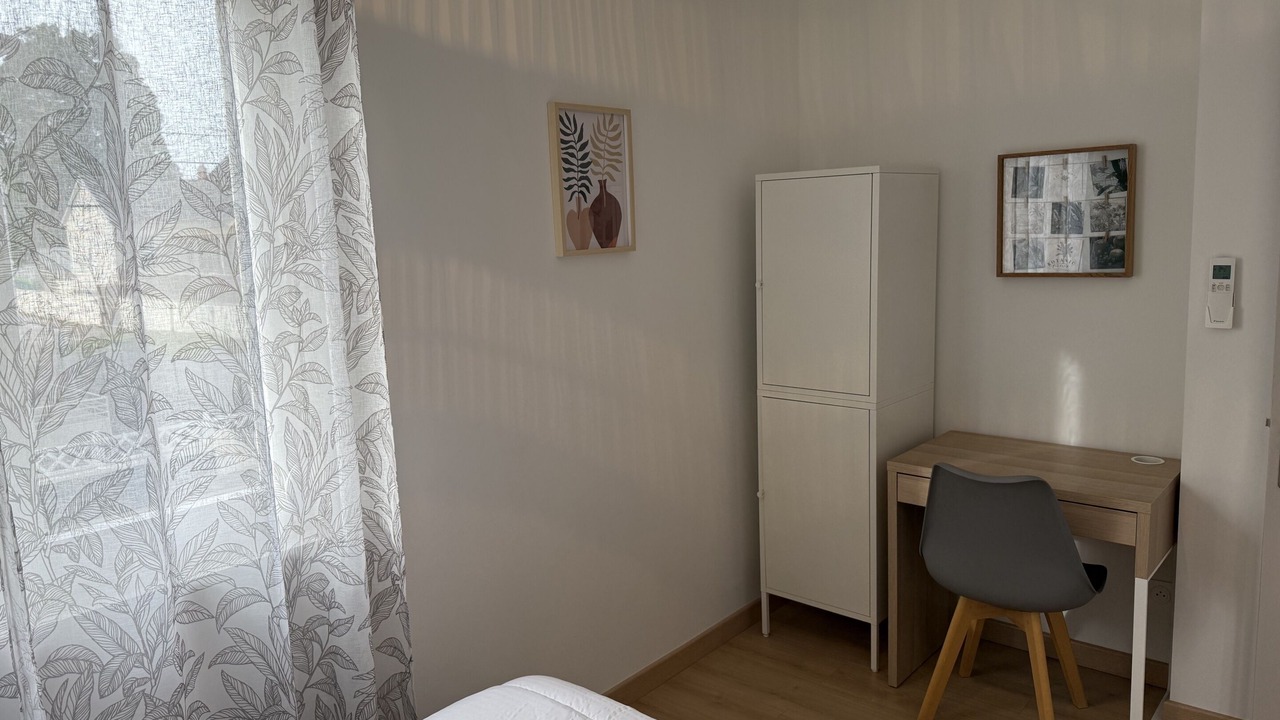 Photo of Bedroom in Saint-Laurent-dAndenay