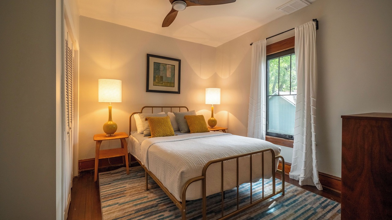 Photo of Bedroom in Lawrence