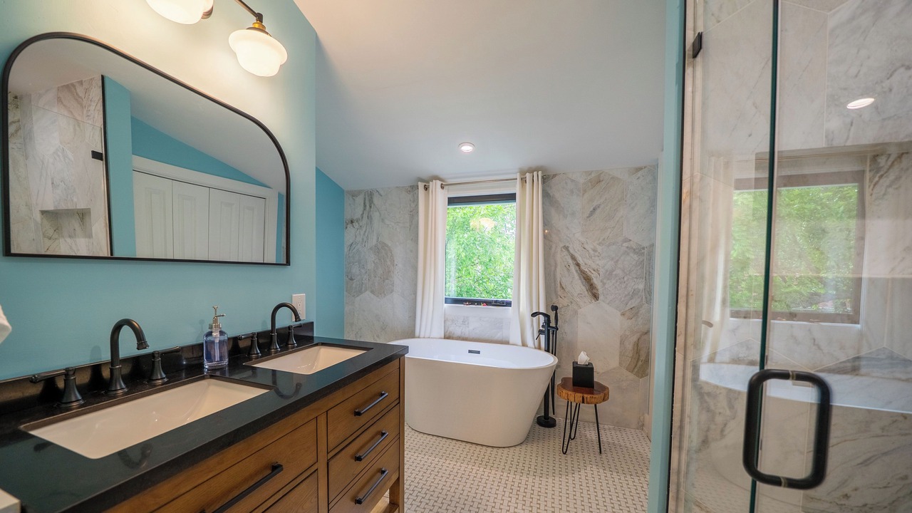 Photo of Bathroom in Lawrence