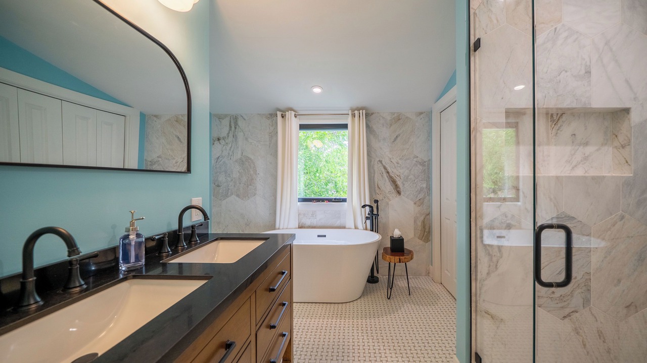 Photo of Bathroom in Lawrence