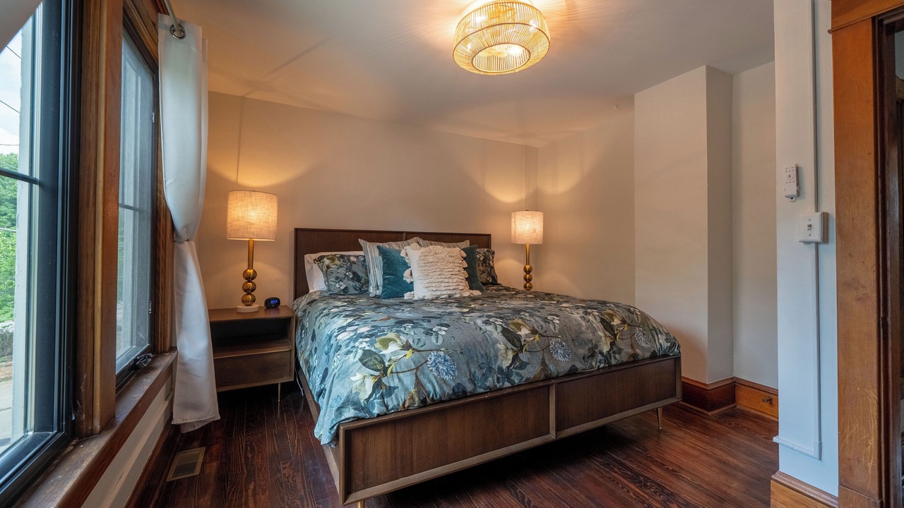 Photo of Bedroom in Lawrence