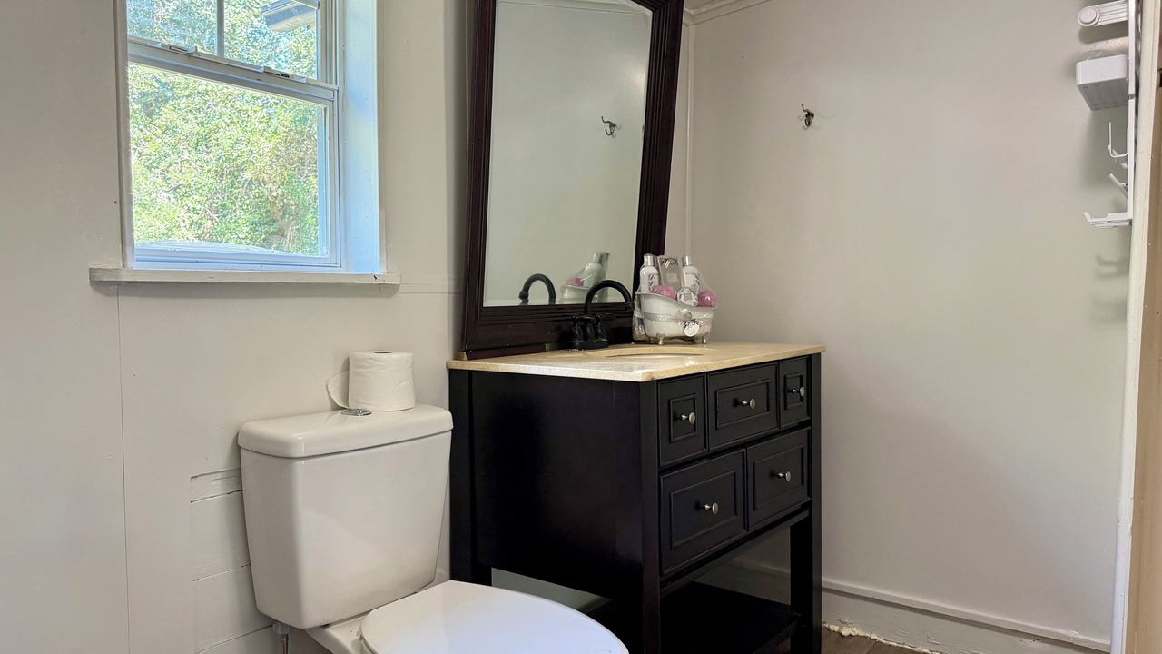 Photo of Bathroom in Elmaton