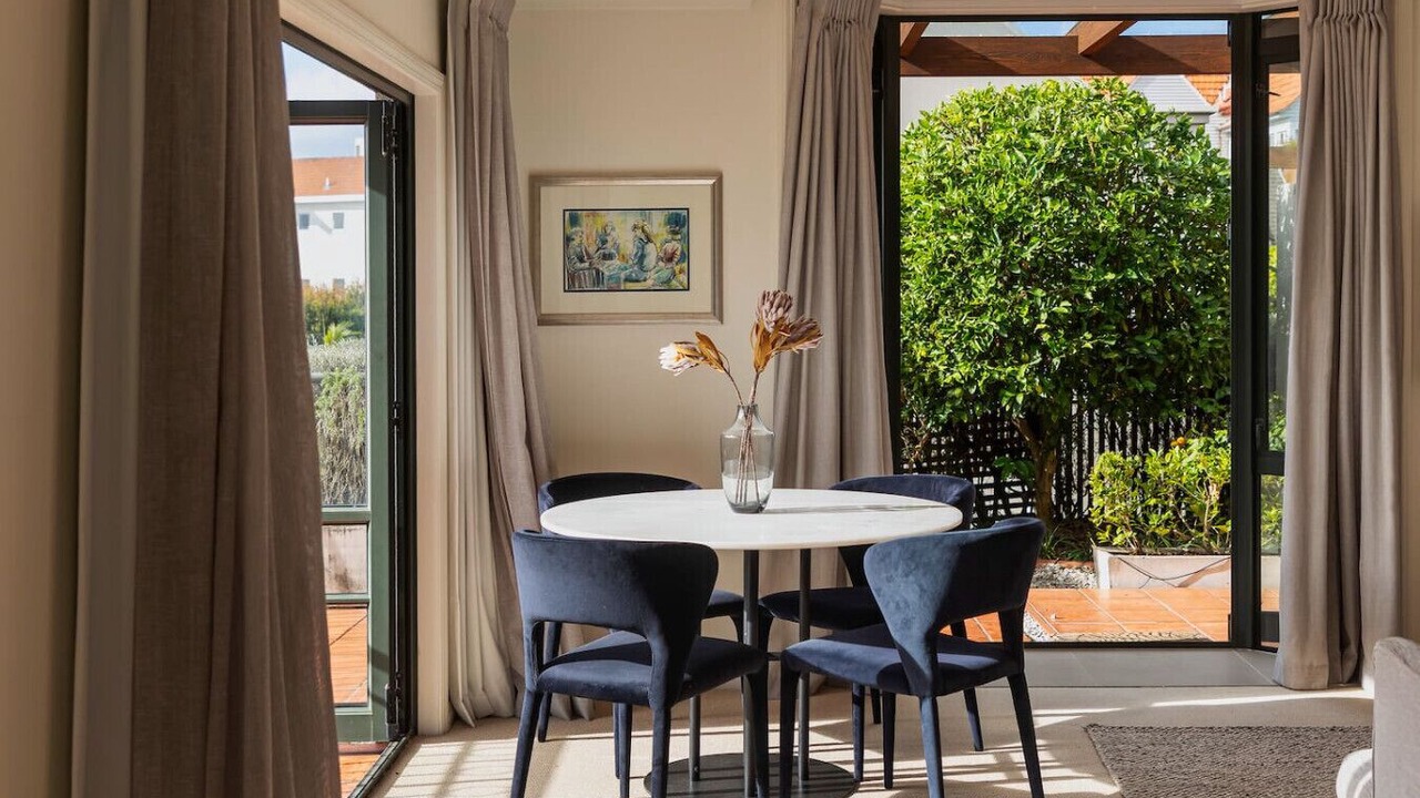 Photo of Others in Parnell