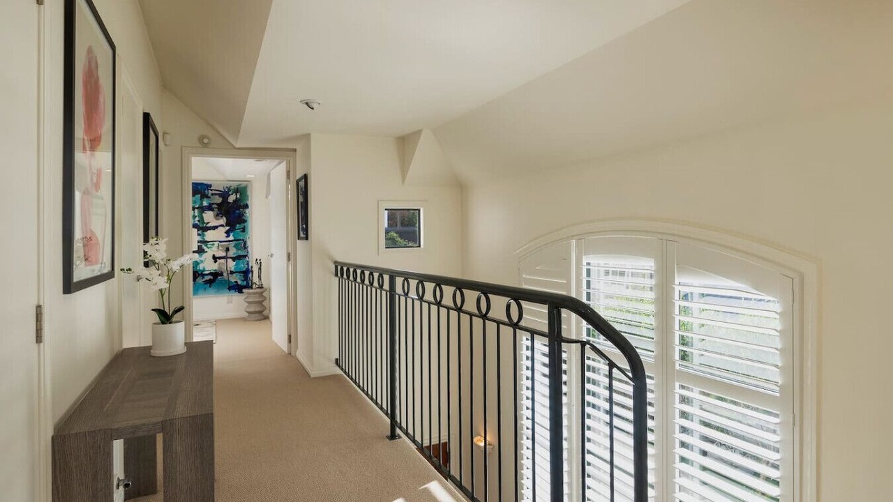 Photo of Others in Parnell