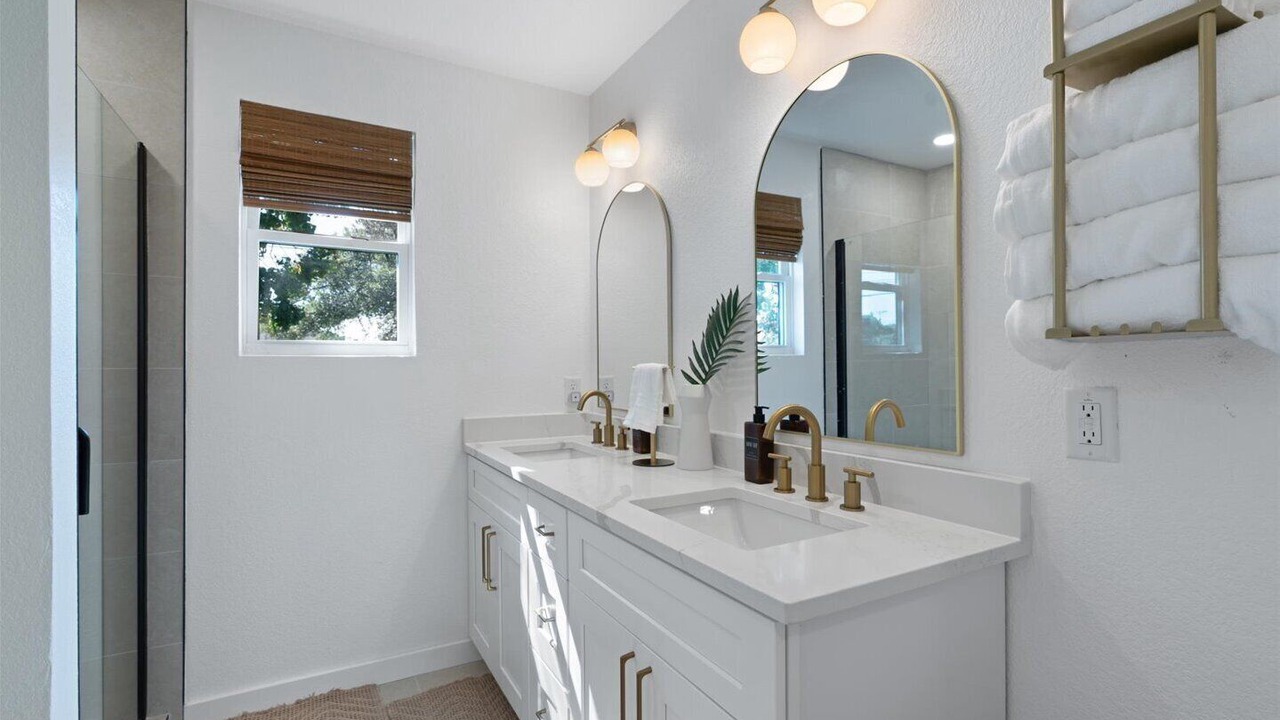 Photo of Bathroom in Round Rock Original Plat