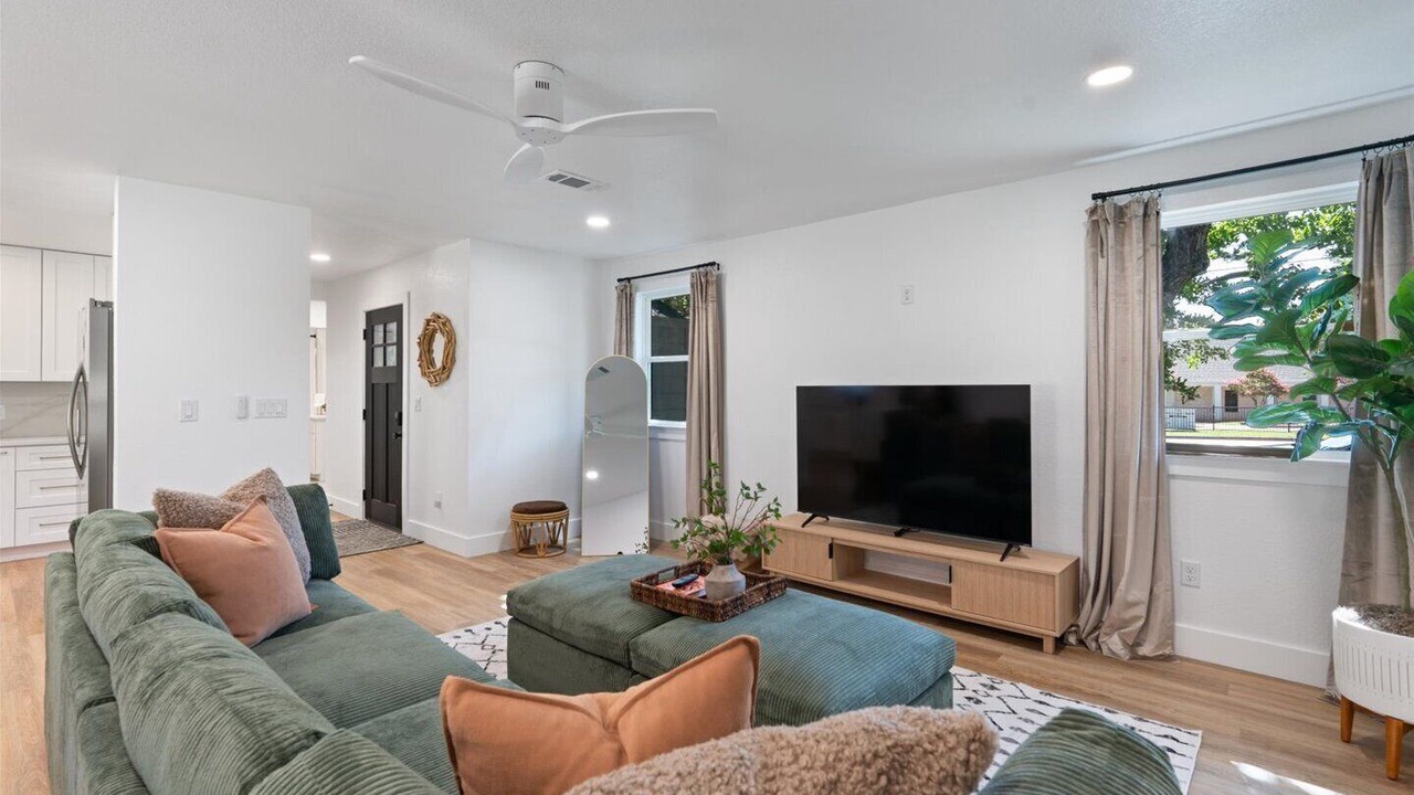 Photo of Livingroom in Round Rock Original Plat