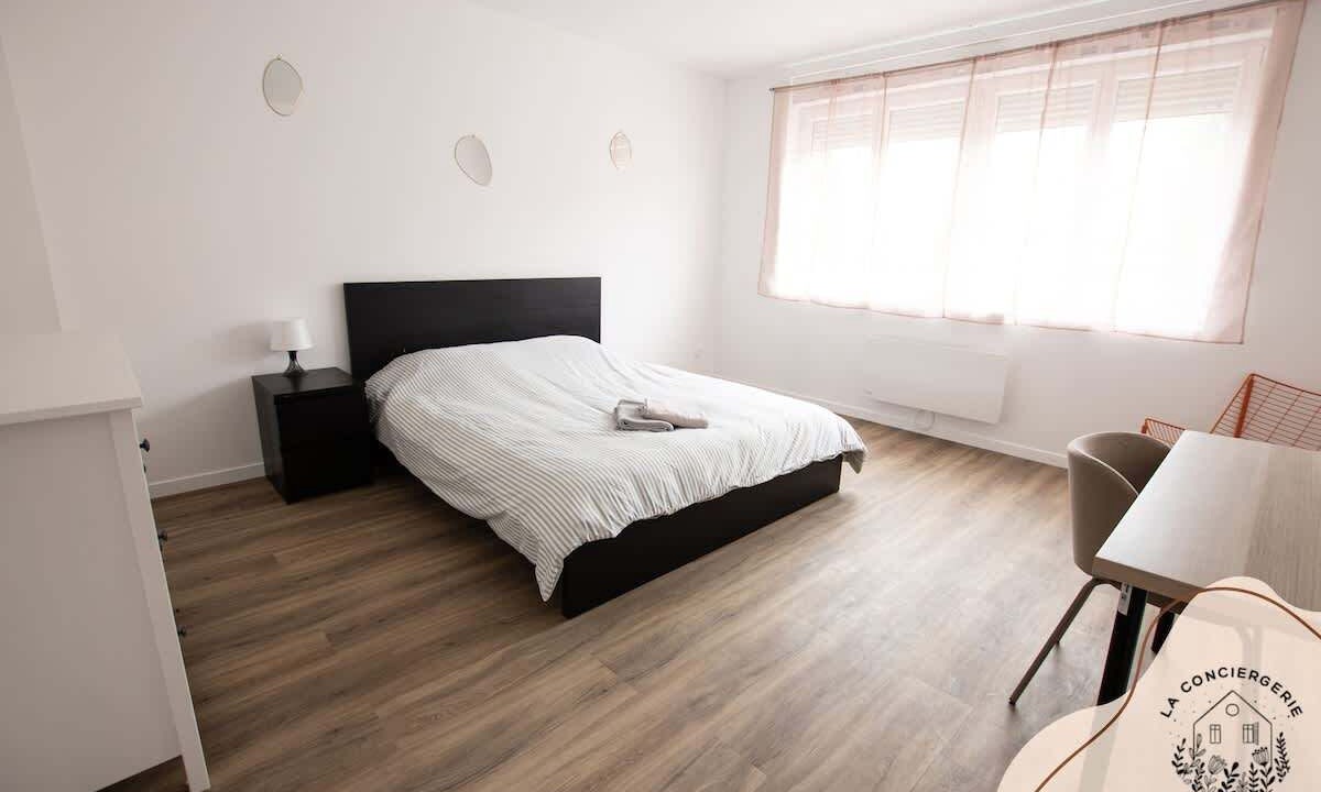 Photo of Others in Lens