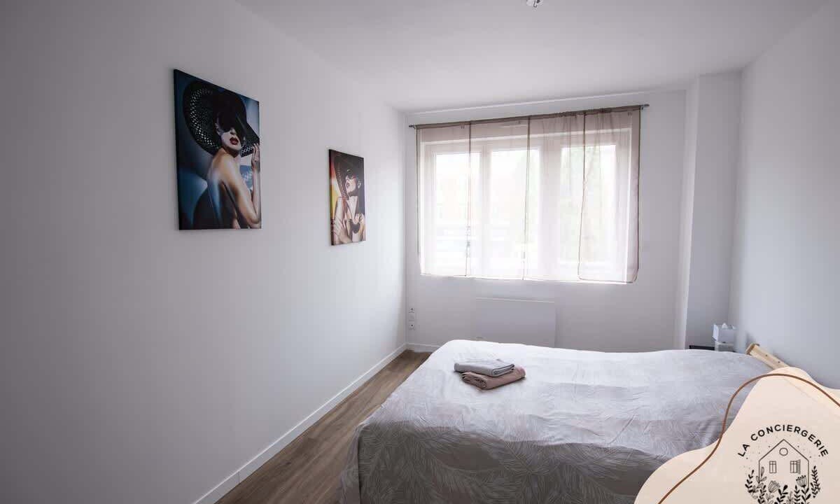 Photo of Others in Lens