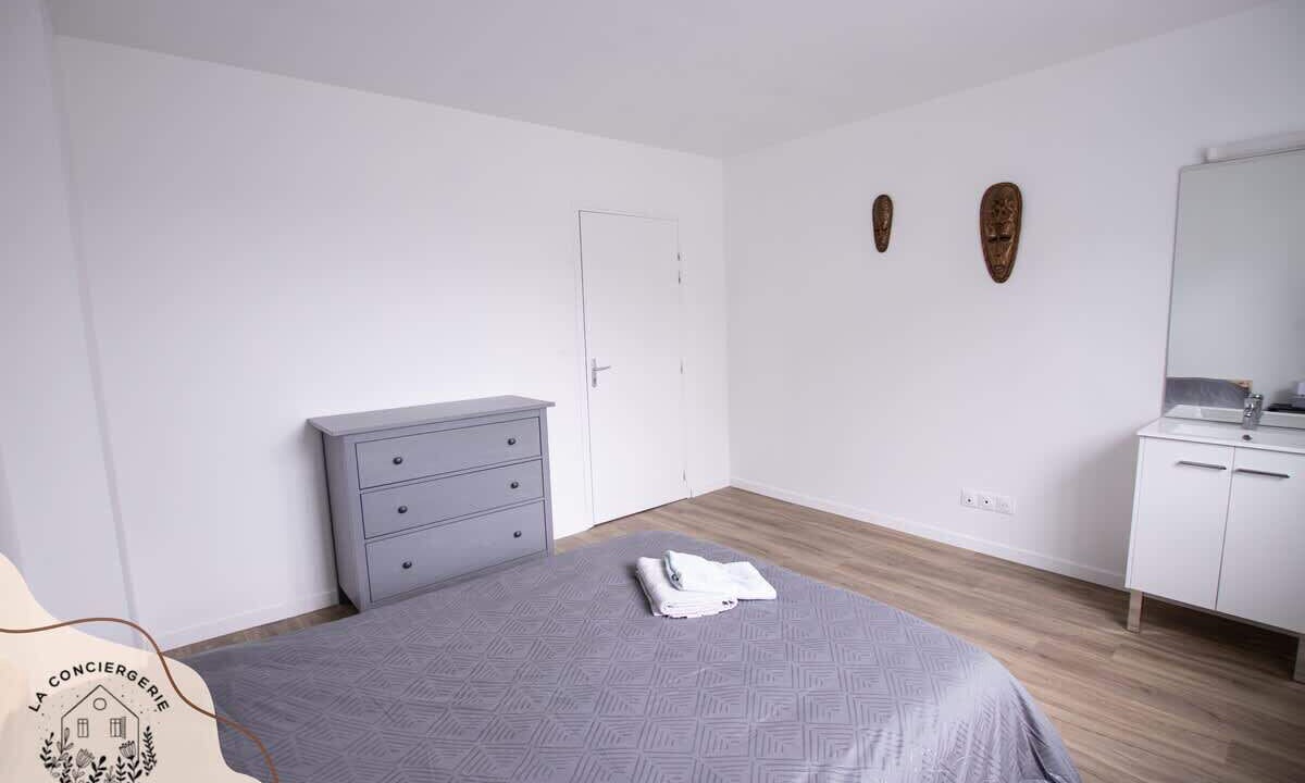 Photo of Others in Lens