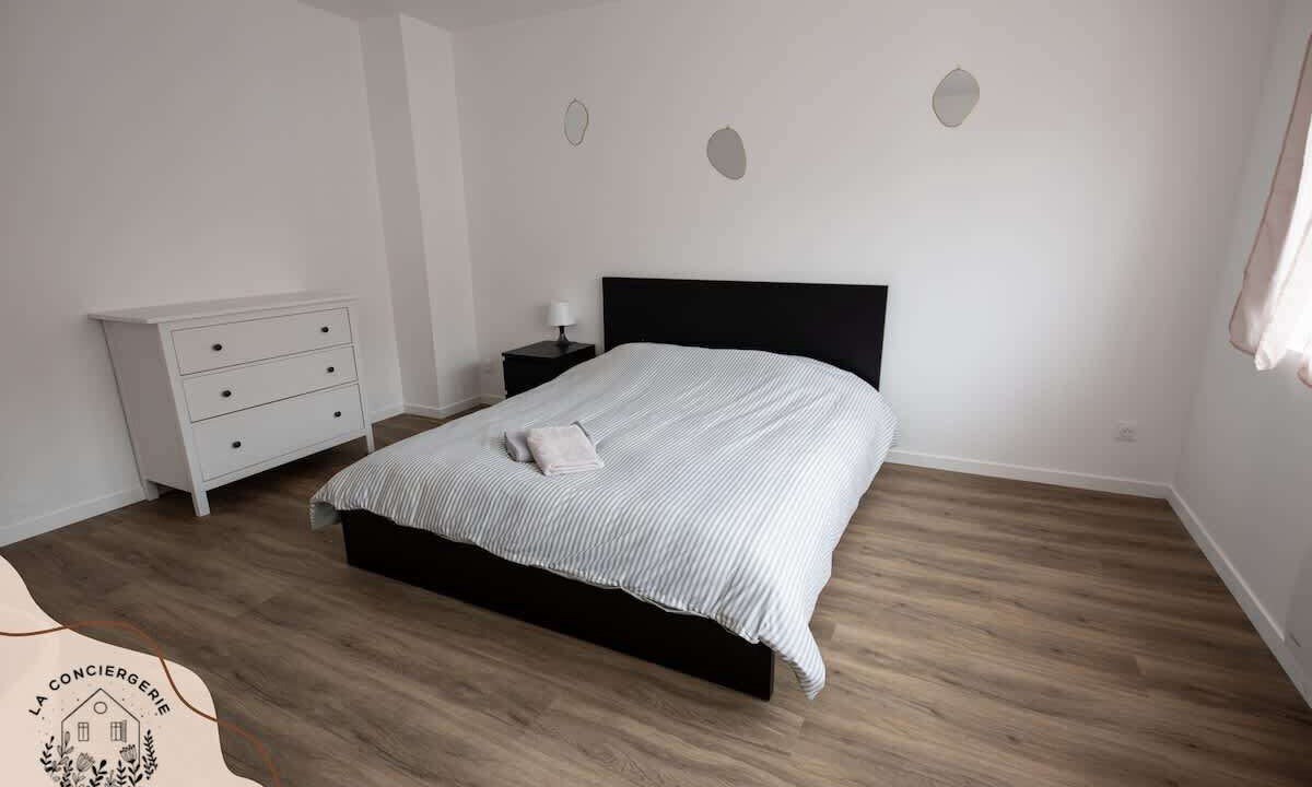 Photo of Others in Lens