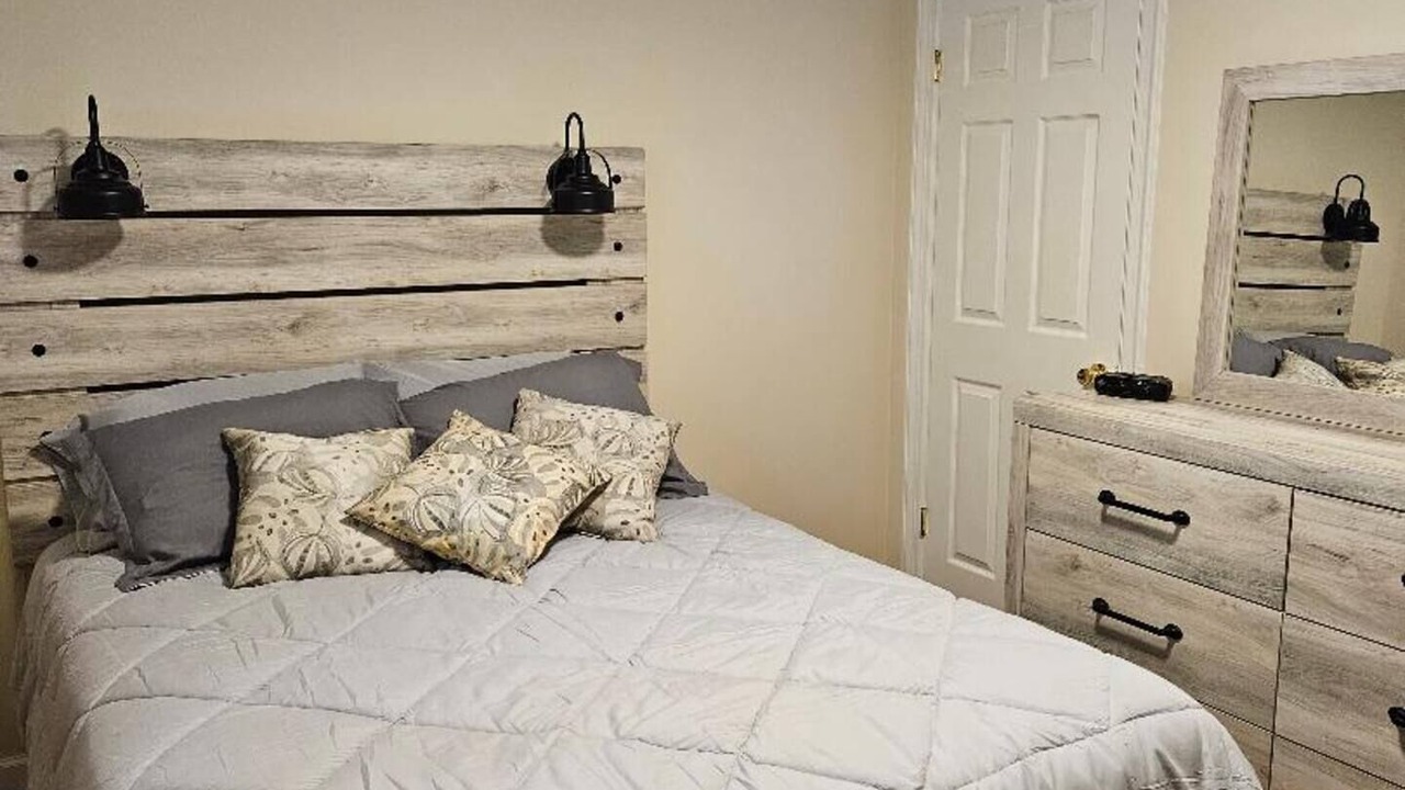 Photo of Bedroom in Lawrenceburg