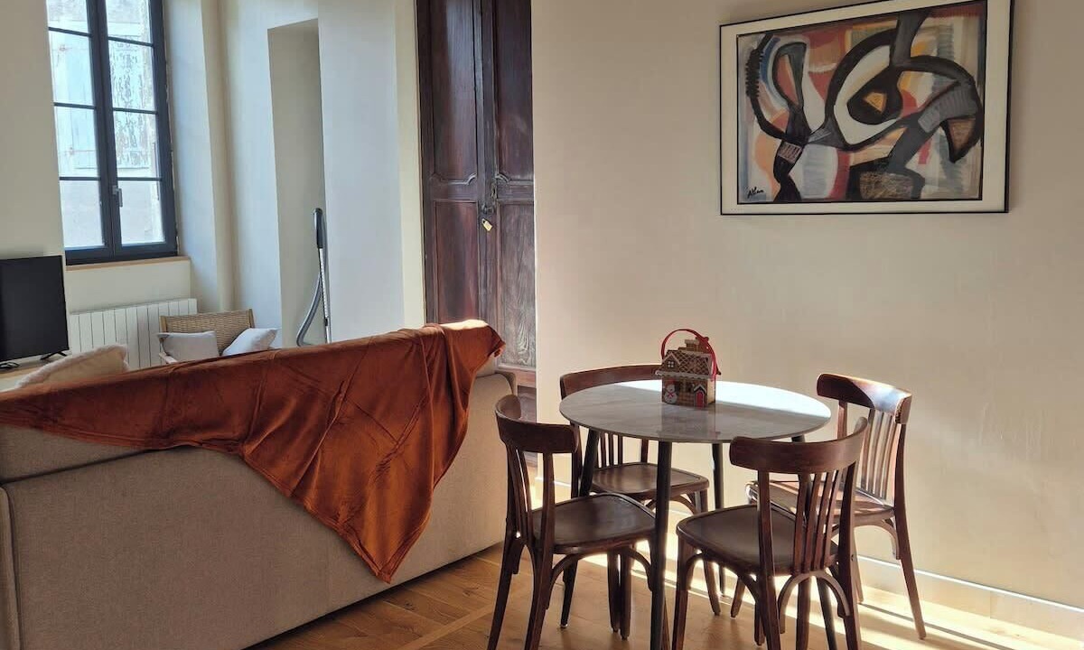 Photo of Others in Martel