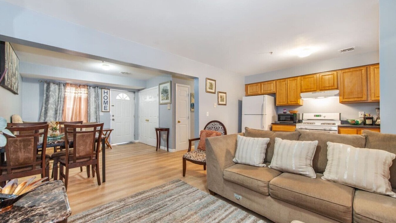 Photo of Livingroom in Newark