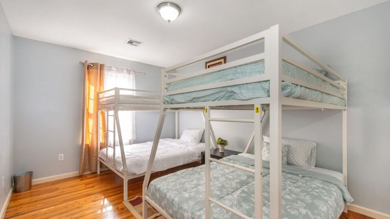 Photo of Bedroom in Newark