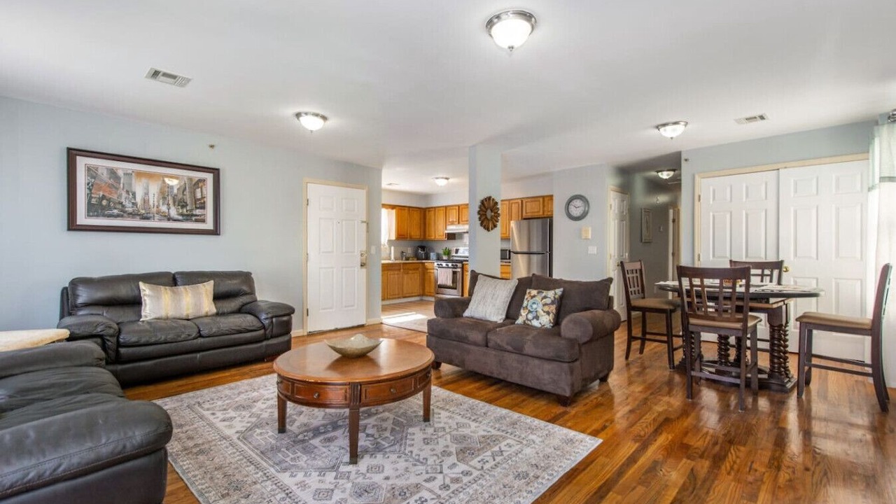 Photo of Livingroom in Newark