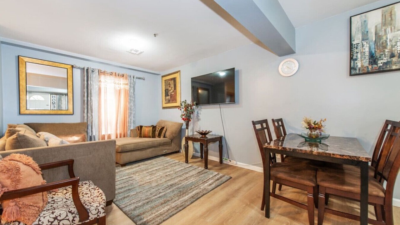 Photo of Livingroom in Newark