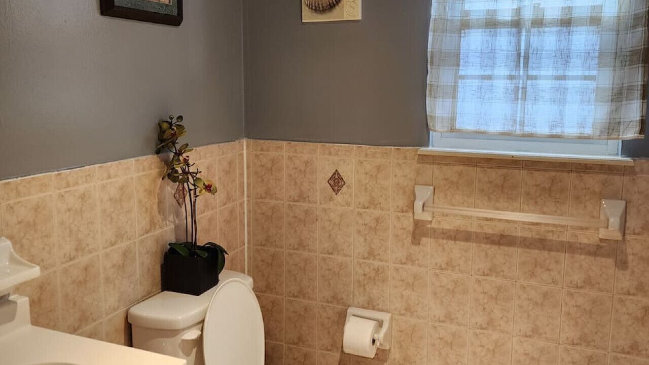 Photo of Bathroom in Newark