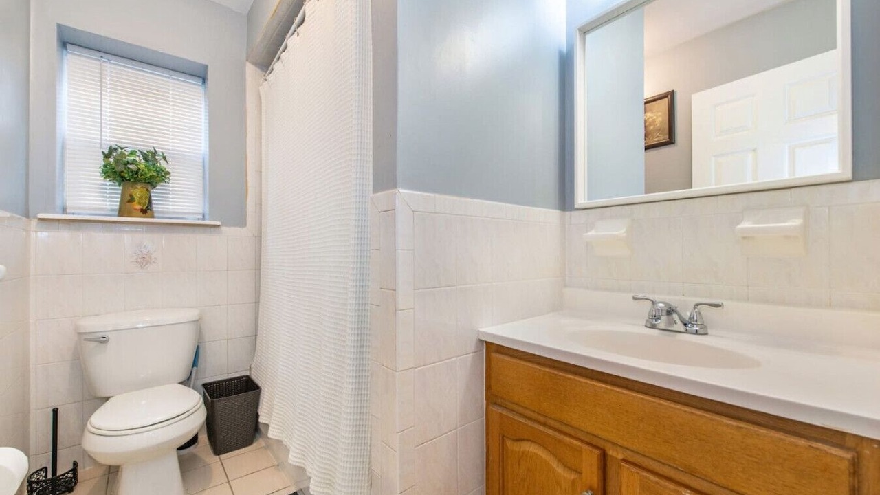 Photo of Bathroom in Newark