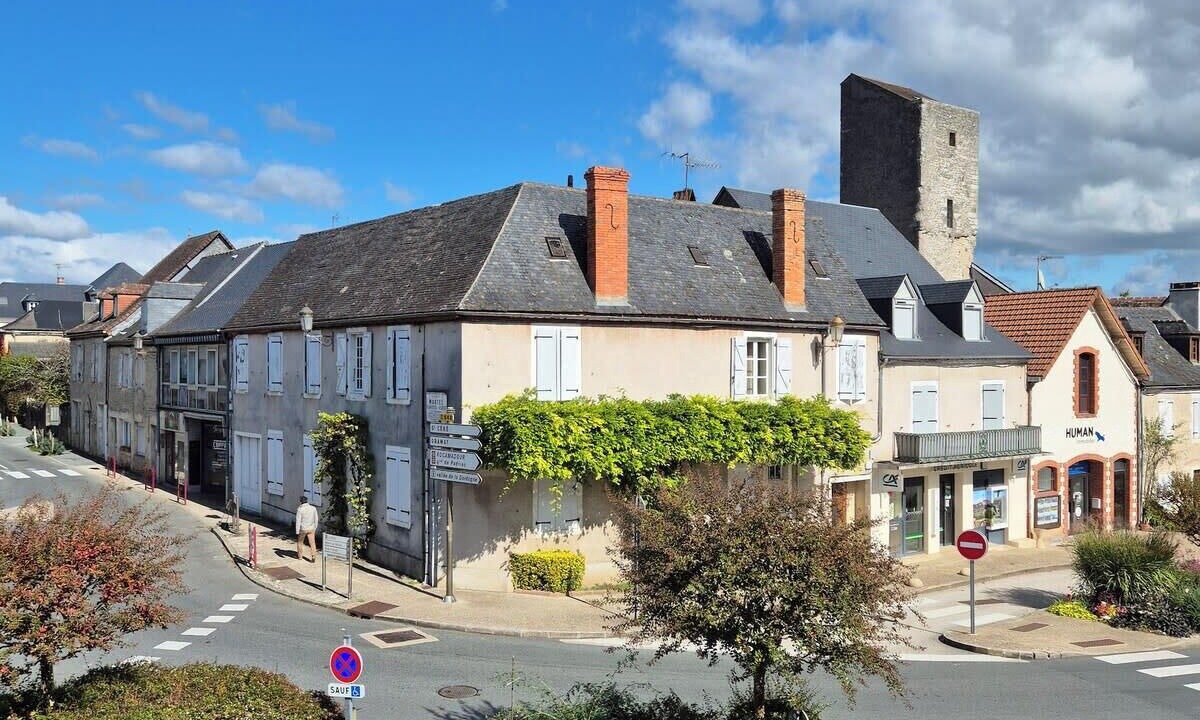 Photo of Others in Martel