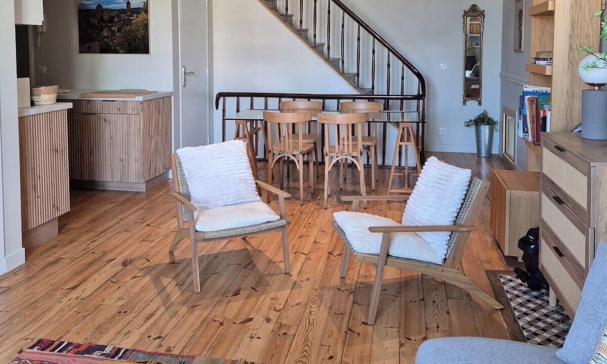 Photo of Others in Martel