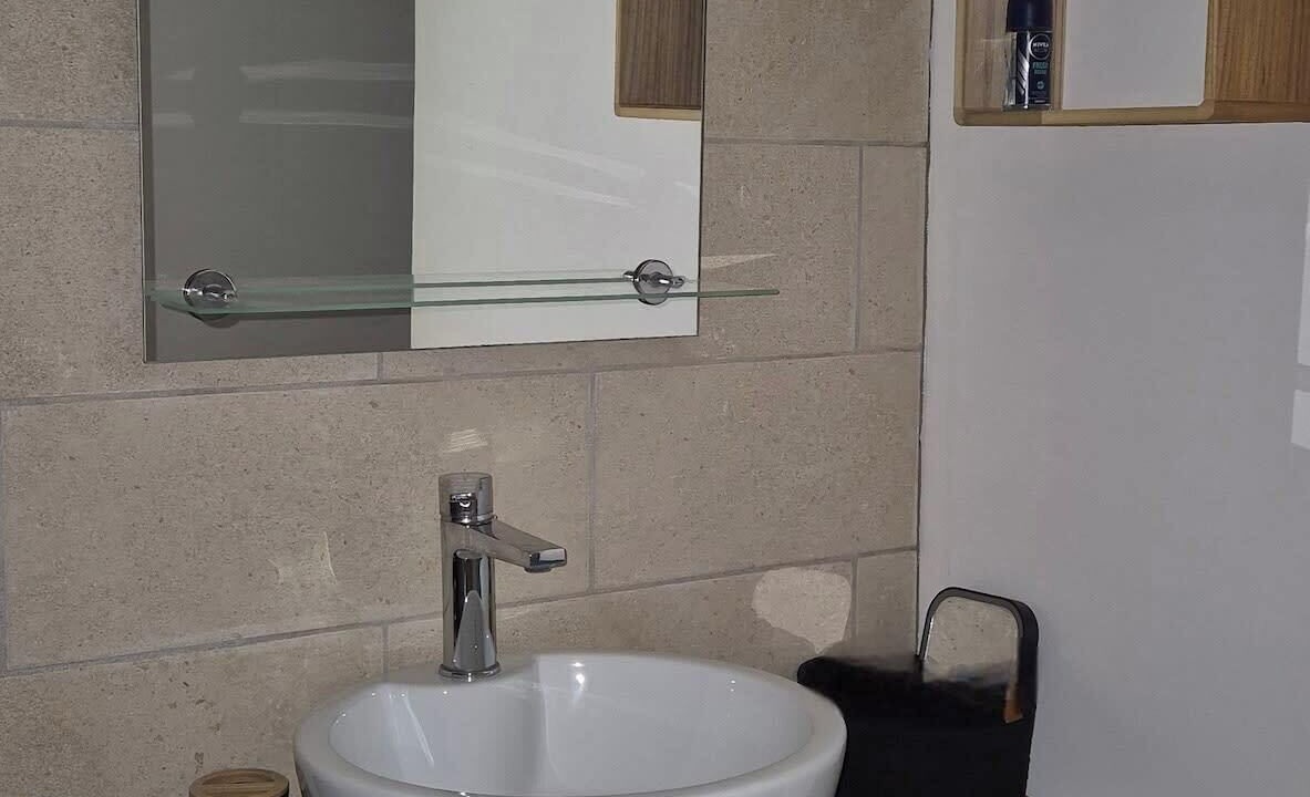 Photo of Bathroom in Thegra