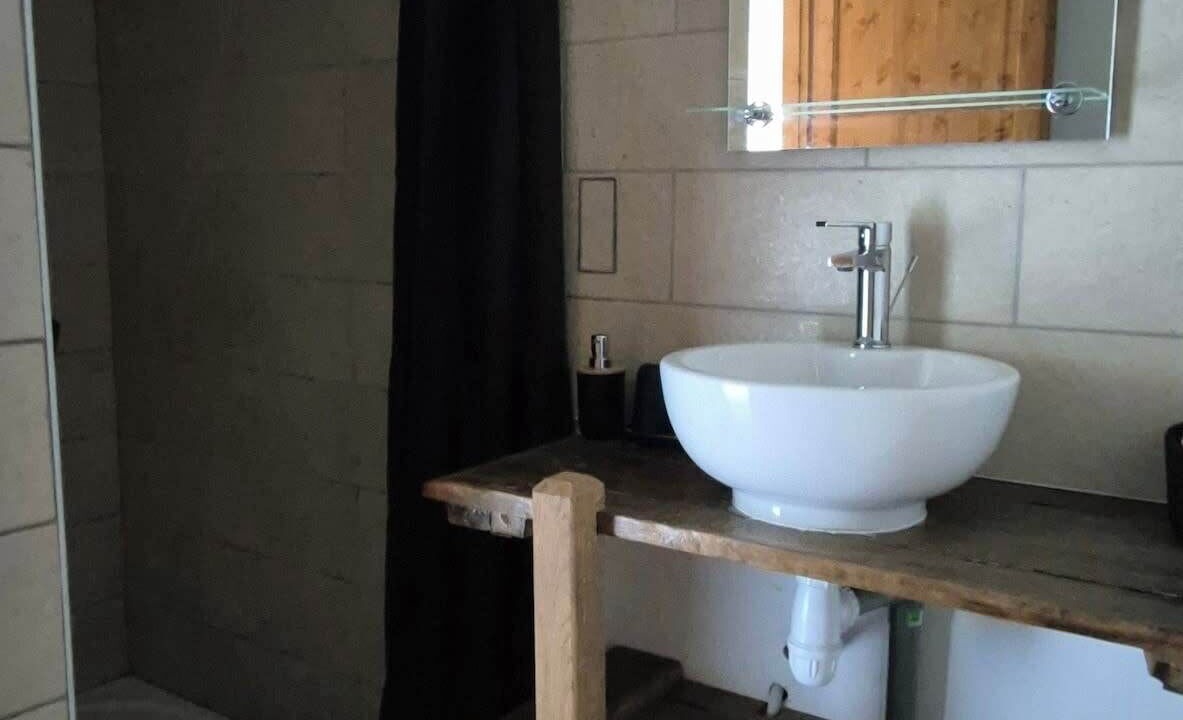 Photo of Bathroom in Thegra