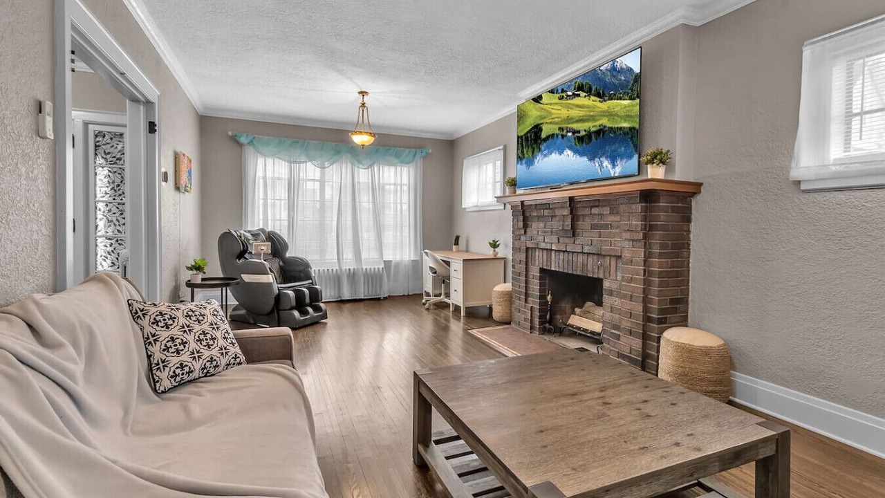Photo of Livingroom in Niagara Falls