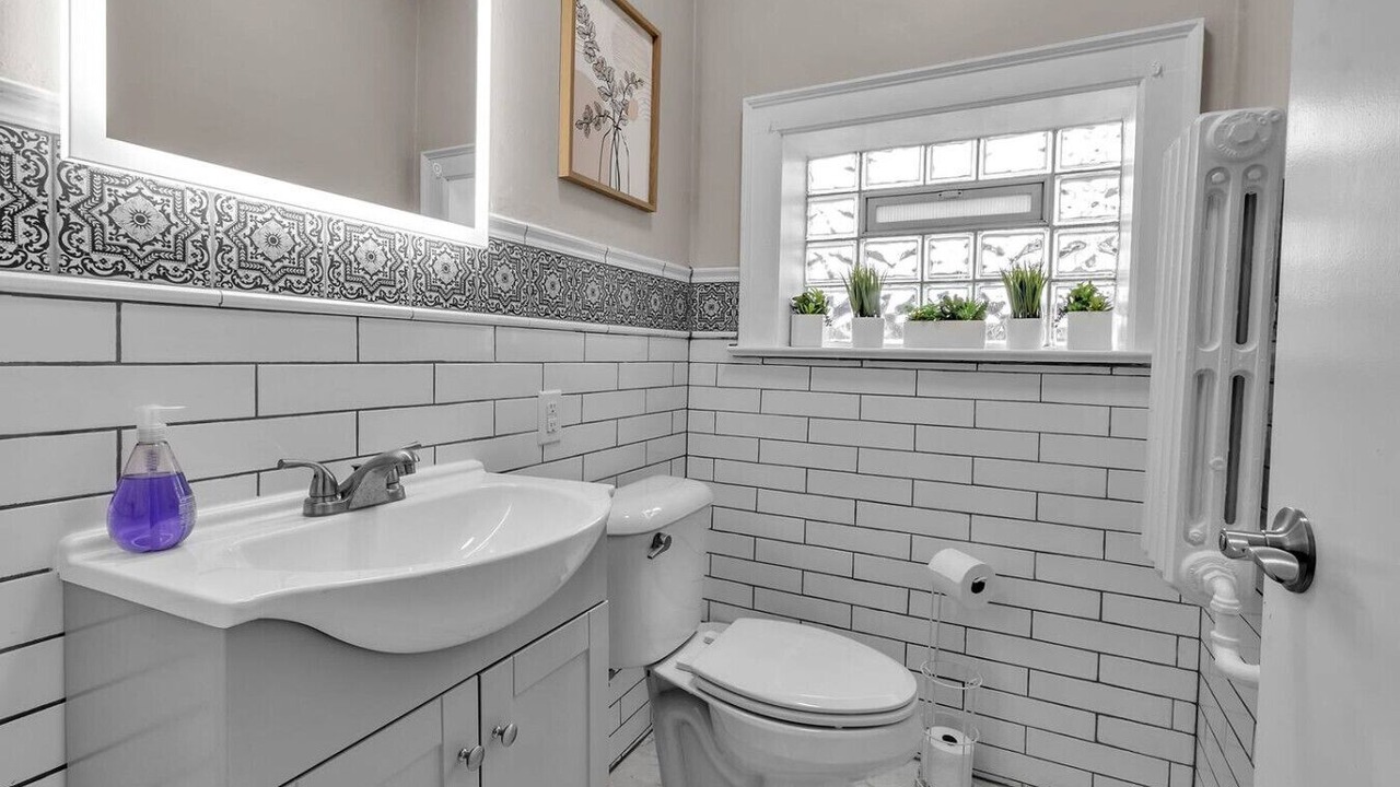 Photo of Bathroom in Niagara Falls