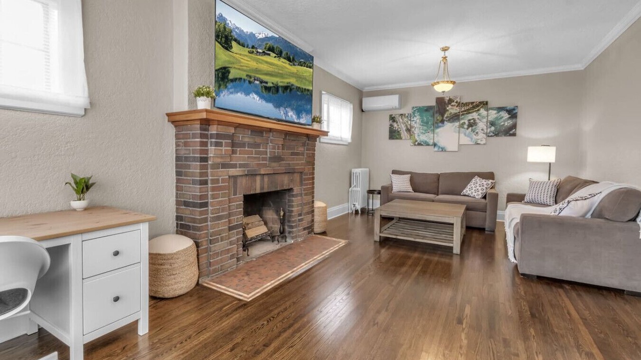 Photo of Livingroom in Niagara Falls
