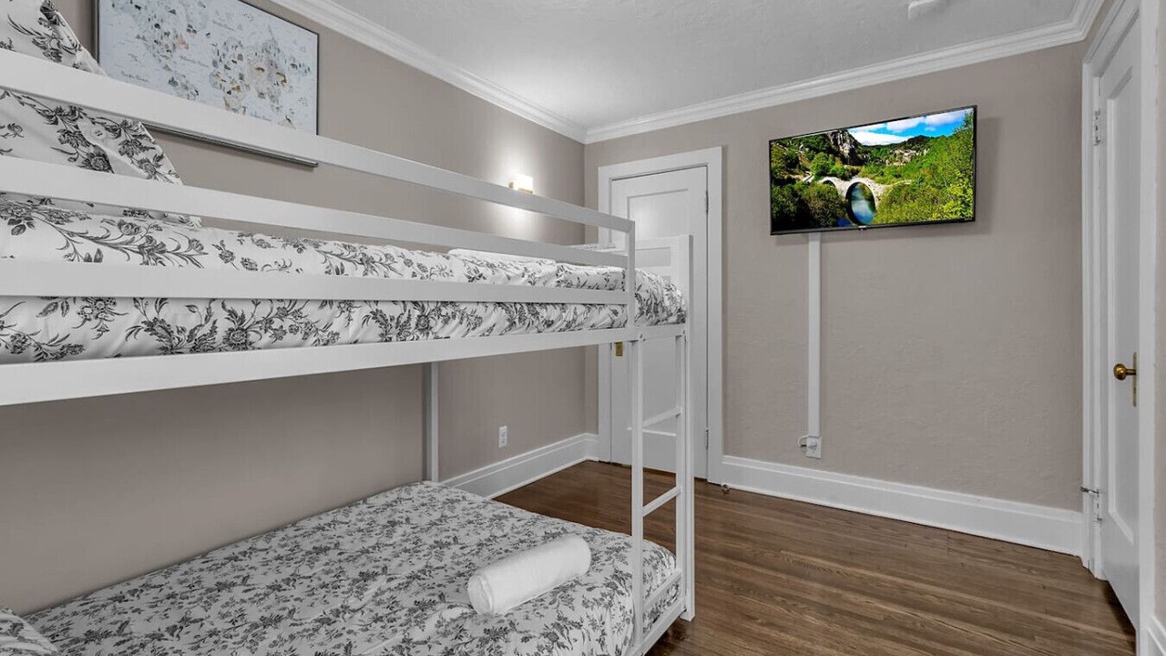 Photo of Bedroom in Niagara Falls