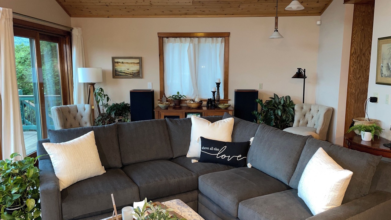 Photo of Livingroom in Bolton Landing